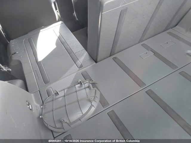40085281 :رقم المزاد ، 2T1KU4EE6CC815483 vin ، 2012 Toyota Matrix مزاد بيع