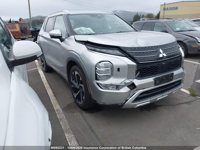 Auction sale of the 2023 Mitsubishi Outlander Le/le Premium/noir/se/sel, vin: JA4J4UA88PZ613682, lot number: 40092231