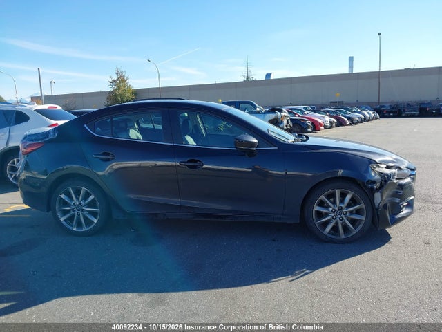 3MZBN1W30JM179346 Mazda 3 Grand Touring