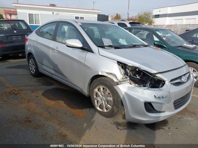 40091982 :رقم المزاد ، KMHCT4AE0DU274122 vin ، 2013 Hyundai Accent Gl مزاد بيع