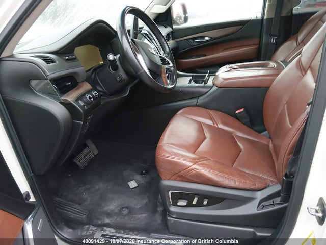 40091429 :رقم المزاد ، 1GYS4NKJ9FR529123 vin ، 2015 Cadillac Escalade Premium مزاد بيع