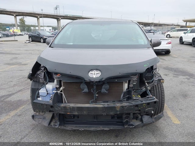 Продаж на аукціоні авто 2015 Toyota Sienna Le 8 Passenger, vin: 5TDKK3DC8FS690580, номер лоту: 40092296