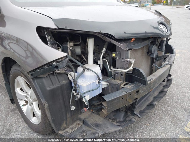 Продаж на аукціоні авто 2015 Toyota Sienna Le 8 Passenger, vin: 5TDKK3DC8FS690580, номер лоту: 40092296