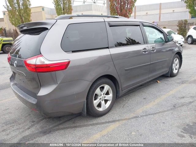 Продаж на аукціоні авто 2015 Toyota Sienna Le 8 Passenger, vin: 5TDKK3DC8FS690580, номер лоту: 40092296