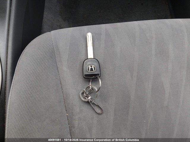 40091581 :رقم المزاد ، 2HGES15623H928025 vin ، 2003 Honda Civic Lx مزاد بيع