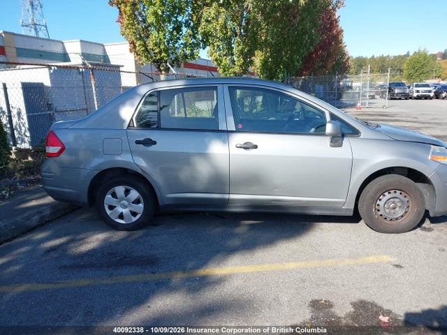 40092338 :رقم المزاد ، 3N1CC1AP9AL449173 vin ، 2010 Nissan Versa مزاد بيع
