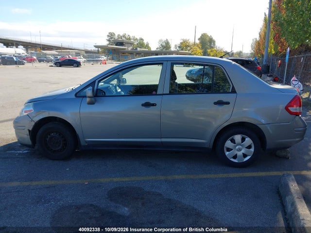 40092338 :رقم المزاد ، 3N1CC1AP9AL449173 vin ، 2010 Nissan Versa مزاد بيع