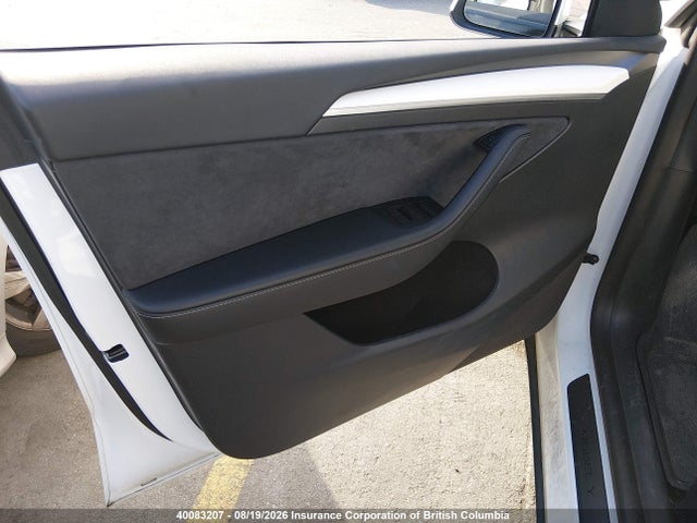 Tesla Model Y 2023 LRWYGDEE6PC265103 Image 12