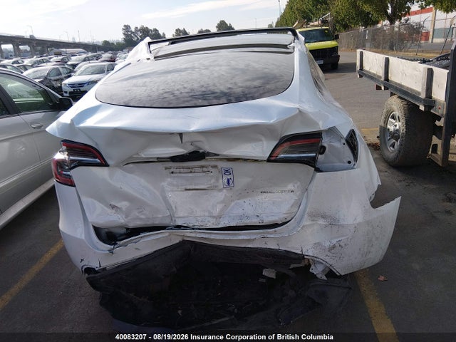 Tesla Model Y 2023 LRWYGDEE6PC265103 Image 17
