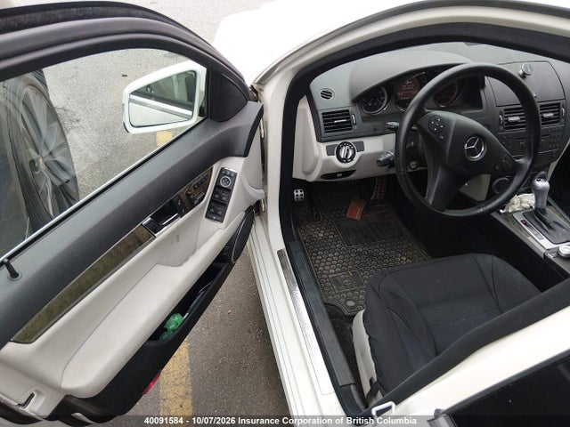 2010 Mercedes-benz C 300 4matic მანქანა იყიდება აუქციონზე, vin: WDDGF8BB5AF501884, აუქციონის ნომერი: 40091584