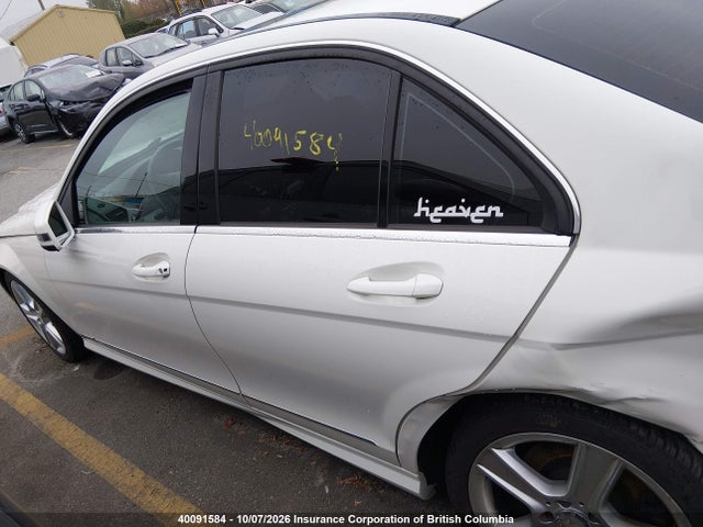 2010 Mercedes-benz C 300 4matic მანქანა იყიდება აუქციონზე, vin: WDDGF8BB5AF501884, აუქციონის ნომერი: 40091584