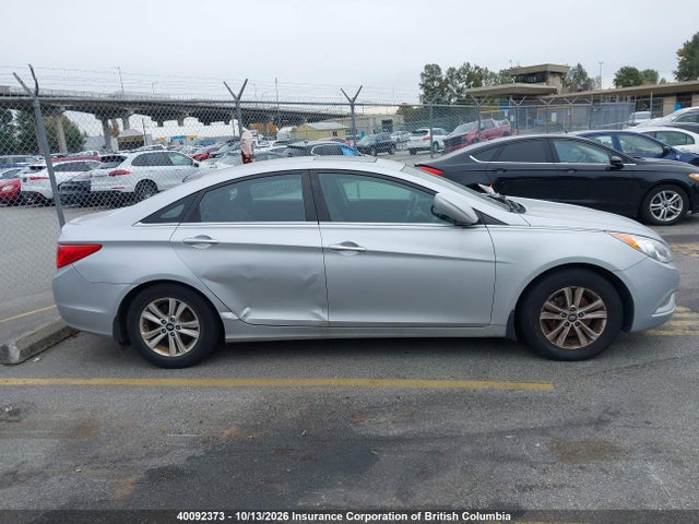 Продажа на аукционе авто 2012 Hyundai Sonata Gls, vin: 5NPEB4AC8CH379532, номер лота: 40092373
