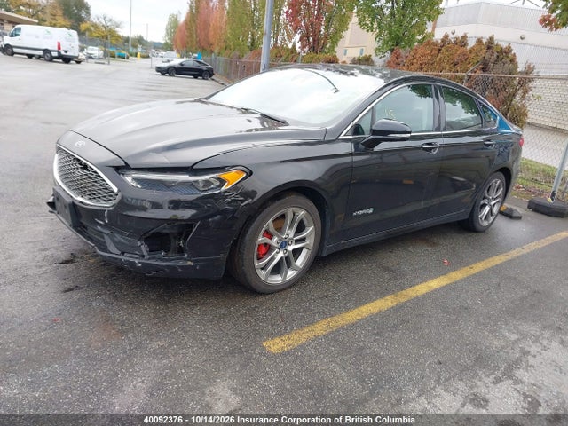40092376 :رقم المزاد ، 3FA6P0RU5KR156023 vin ، 2019 Ford Fusion Hybrid Titanium مزاد بيع