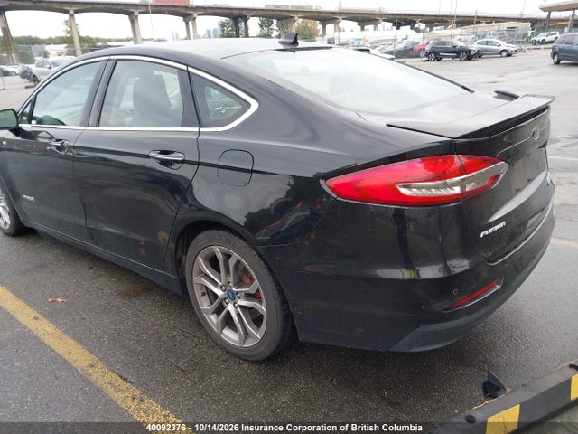 40092376 :رقم المزاد ، 3FA6P0RU5KR156023 vin ، 2019 Ford Fusion Hybrid Titanium مزاد بيع
