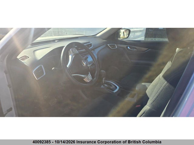 2015 Nissan Rogue მანქანა იყიდება აუქციონზე, vin: 5N1AT2MV7FC882185, აუქციონის ნომერი: 40092385