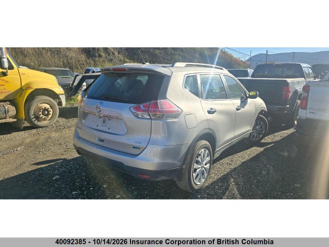 2015 Nissan Rogue მანქანა იყიდება აუქციონზე, vin: 5N1AT2MV7FC882185, აუქციონის ნომერი: 40092385