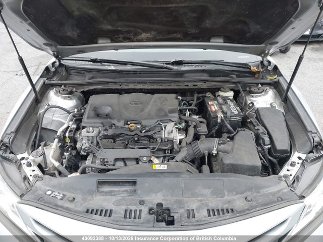 40092388 :رقم المزاد ، 4T1B11HK0JU121036 vin ، 2018 Toyota Camry مزاد بيع