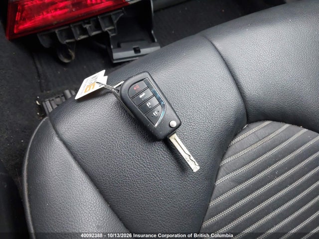 40092388 :رقم المزاد ، 4T1B11HK0JU121036 vin ، 2018 Toyota Camry مزاد بيع