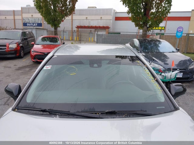 40092388 :رقم المزاد ، 4T1B11HK0JU121036 vin ، 2018 Toyota Camry مزاد بيع
