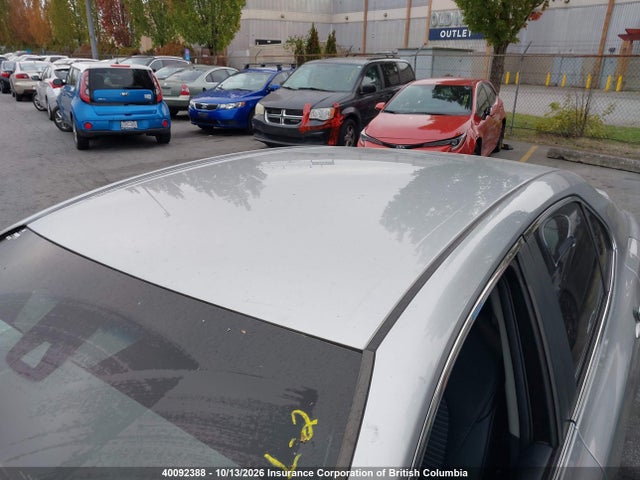 40092388 :رقم المزاد ، 4T1B11HK0JU121036 vin ، 2018 Toyota Camry مزاد بيع