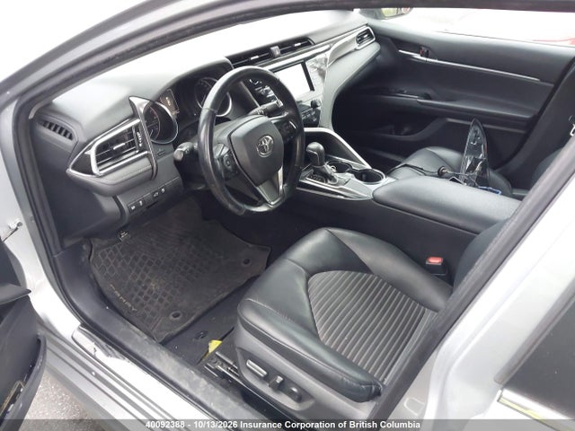 40092388 :رقم المزاد ، 4T1B11HK0JU121036 vin ، 2018 Toyota Camry مزاد بيع