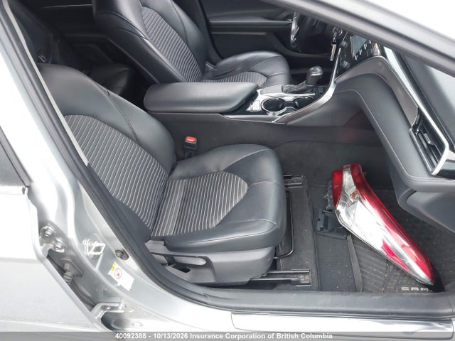 40092388 :رقم المزاد ، 4T1B11HK0JU121036 vin ، 2018 Toyota Camry مزاد بيع