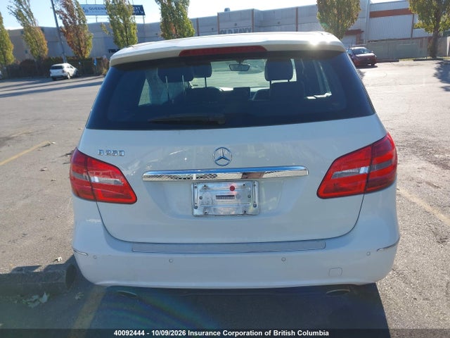2014 Mercedes-benz B250 მანქანა იყიდება აუქციონზე, vin: WDDMH4EB1EJ286265, აუქციონის ნომერი: 40092444