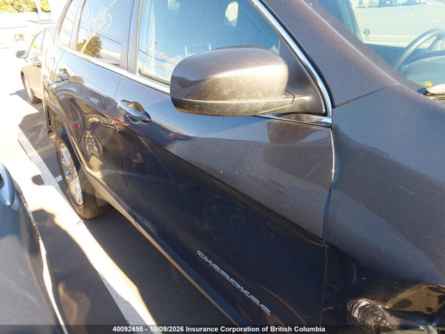 2015 Jeep Cherokee Latitude მანქანა იყიდება აუქციონზე, vin: 1C4PJMCS0FW777591, აუქციონის ნომერი: 40092495