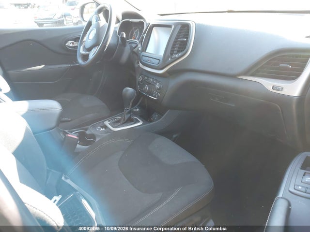 2015 Jeep Cherokee Latitude მანქანა იყიდება აუქციონზე, vin: 1C4PJMCS0FW777591, აუქციონის ნომერი: 40092495