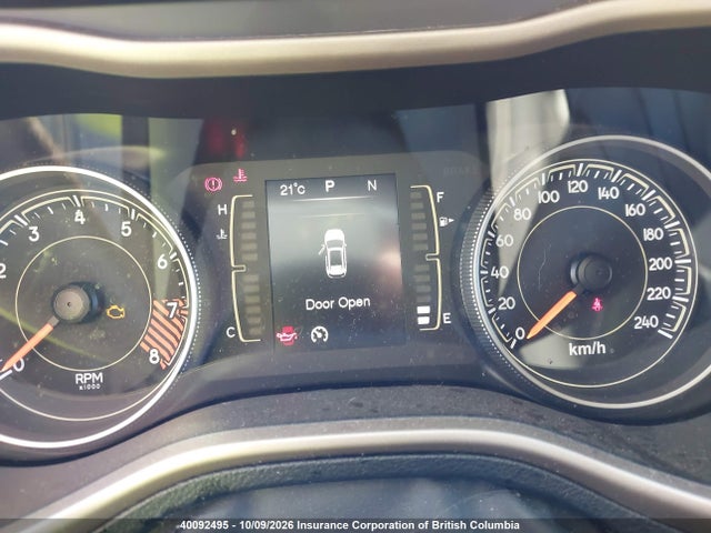2015 Jeep Cherokee Latitude მანქანა იყიდება აუქციონზე, vin: 1C4PJMCS0FW777591, აუქციონის ნომერი: 40092495