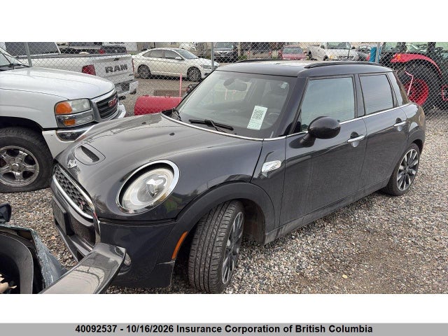 Mini 5 Door Cooper S 2016 WMWXU3C55G2D30078 Image 2