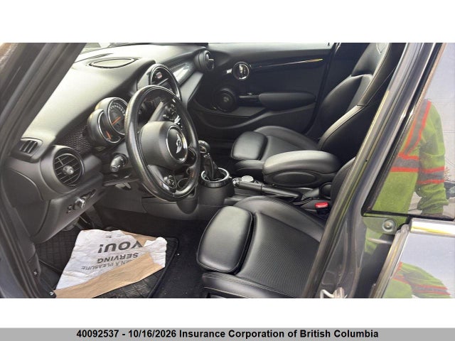 Mini 5 Door Cooper S 2016 WMWXU3C55G2D30078 Image 9