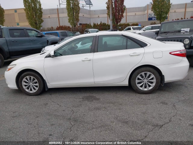 2016 Toyota Camry მანქანა იყიდება აუქციონზე, vin: 4T1BF1FK9GU585567, აუქციონის ნომერი: 40092582