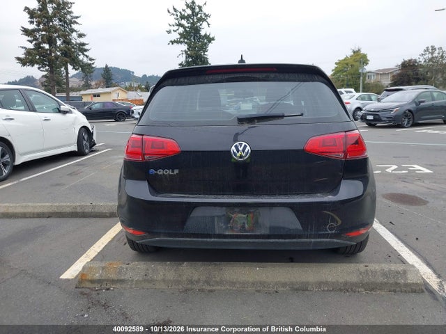 40092589 :رقم المزاد ، WVWKP7AU7GW915224 vin ، 2016 Volkswagen Golf مزاد بيع