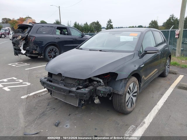 40092589 :رقم المزاد ، WVWKP7AU7GW915224 vin ، 2016 Volkswagen Golf مزاد بيع