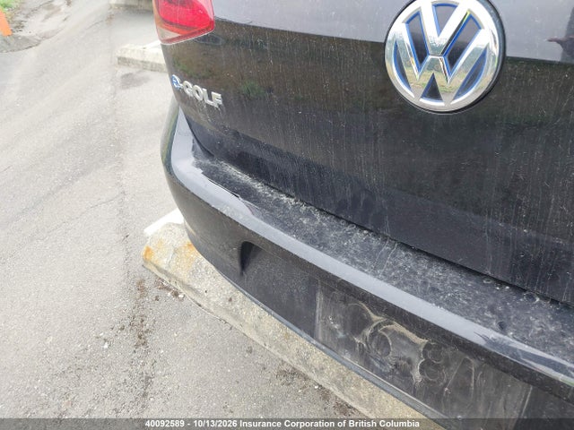 40092589 :رقم المزاد ، WVWKP7AU7GW915224 vin ، 2016 Volkswagen Golf مزاد بيع