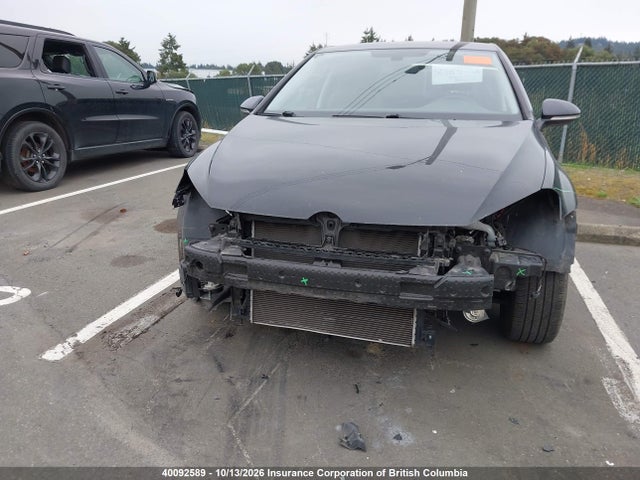 40092589 :رقم المزاد ، WVWKP7AU7GW915224 vin ، 2016 Volkswagen Golf مزاد بيع