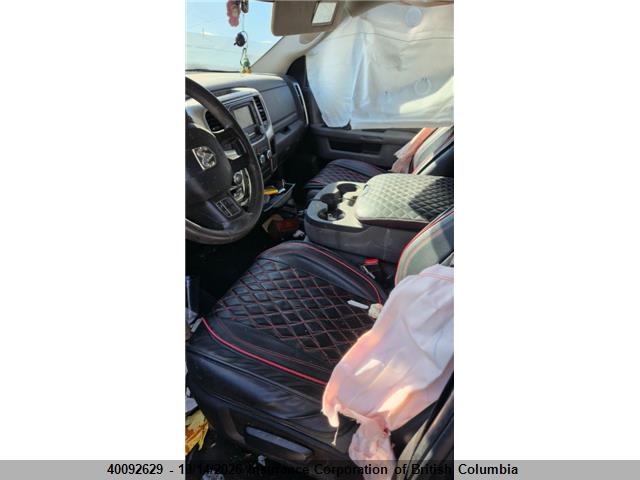 40092629 :رقم المزاد ، 1C6RR7GT7HS563463 vin ، 2017 Ram 1500 Slt مزاد بيع