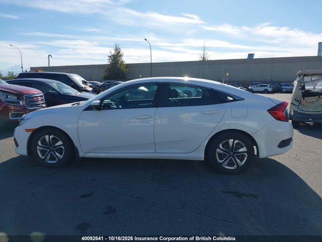 Honda Civic 2018 2HGFC2E57JH007513 Image 15