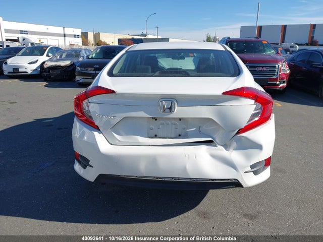 Honda Civic 2018 2HGFC2E57JH007513 Image 17