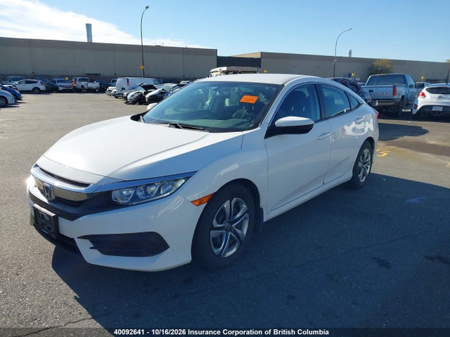 Honda Civic 2018 2HGFC2E57JH007513 Image 2