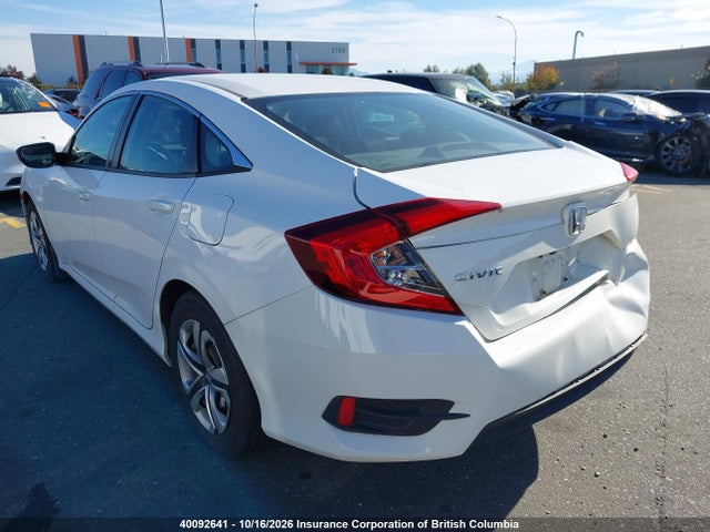 Honda Civic 2018 2HGFC2E57JH007513 Image 3