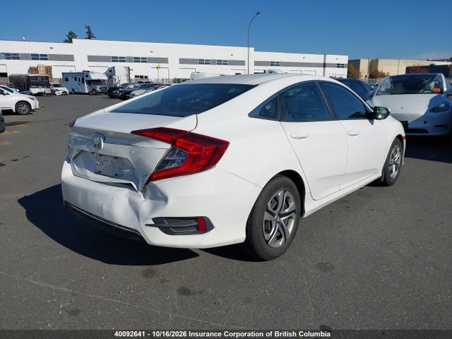 Honda Civic 2018 2HGFC2E57JH007513 Image 4