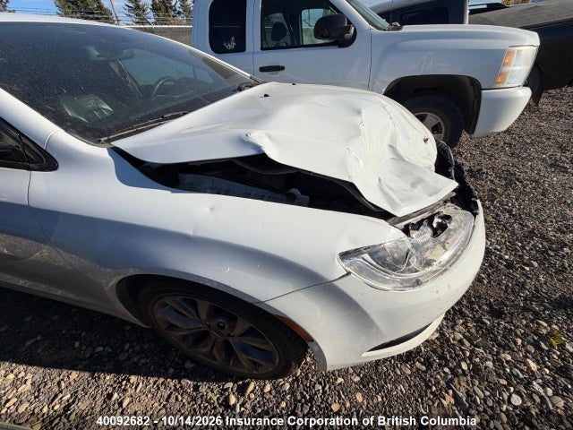 2015 Chrysler 200 მანქანა იყიდება აუქციონზე, vin: 1C3CCCBG6FN739535, აუქციონის ნომერი: 40092682