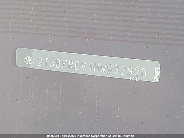 40092691 :رقم المزاد ، 2T3BFREV1HW632920 vin ، 2017 Toyota Rav4 مزاد بيع