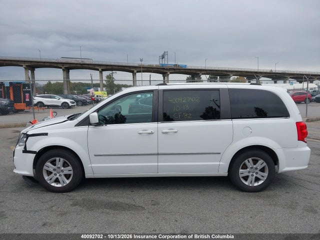 2015 Dodge Grand Caravan Crew მანქანა იყიდება აუქციონზე, vin: 2C4RDGDGXFR701025, აუქციონის ნომერი: 40092702