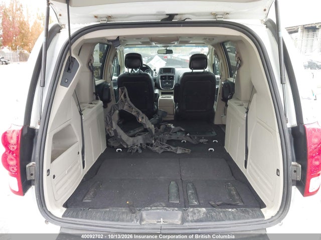 2015 Dodge Grand Caravan Crew მანქანა იყიდება აუქციონზე, vin: 2C4RDGDGXFR701025, აუქციონის ნომერი: 40092702