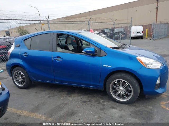 40092712 :رقم المزاد ، JTDKDTB36E1572696 vin ، 2014 Toyota Prius مزاد بيع