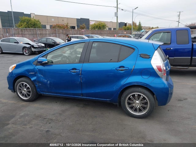 40092712 :رقم المزاد ، JTDKDTB36E1572696 vin ، 2014 Toyota Prius مزاد بيع