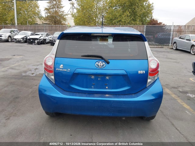 40092712 :رقم المزاد ، JTDKDTB36E1572696 vin ، 2014 Toyota Prius مزاد بيع